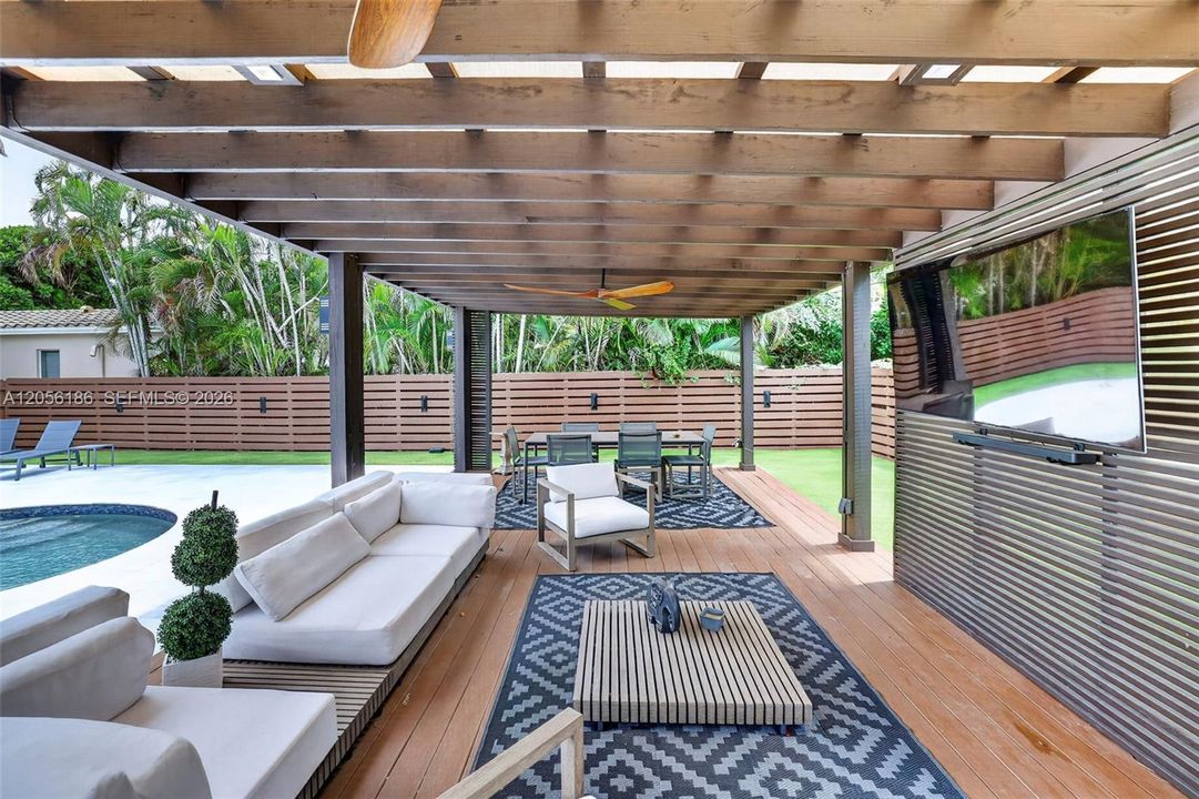 En Venta: $2,000,000 (3 camas, 2 baños, 1663 Pies cuadrados)