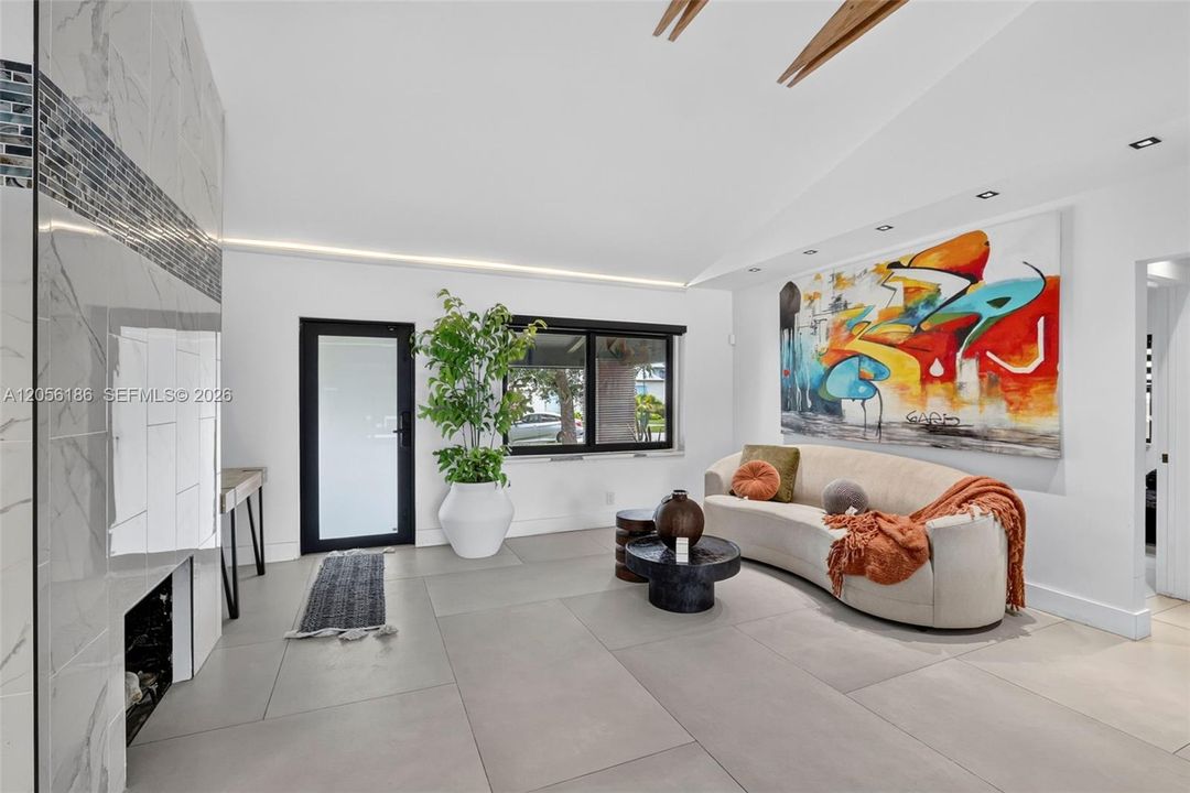 En Venta: $2,000,000 (3 camas, 2 baños, 1663 Pies cuadrados)