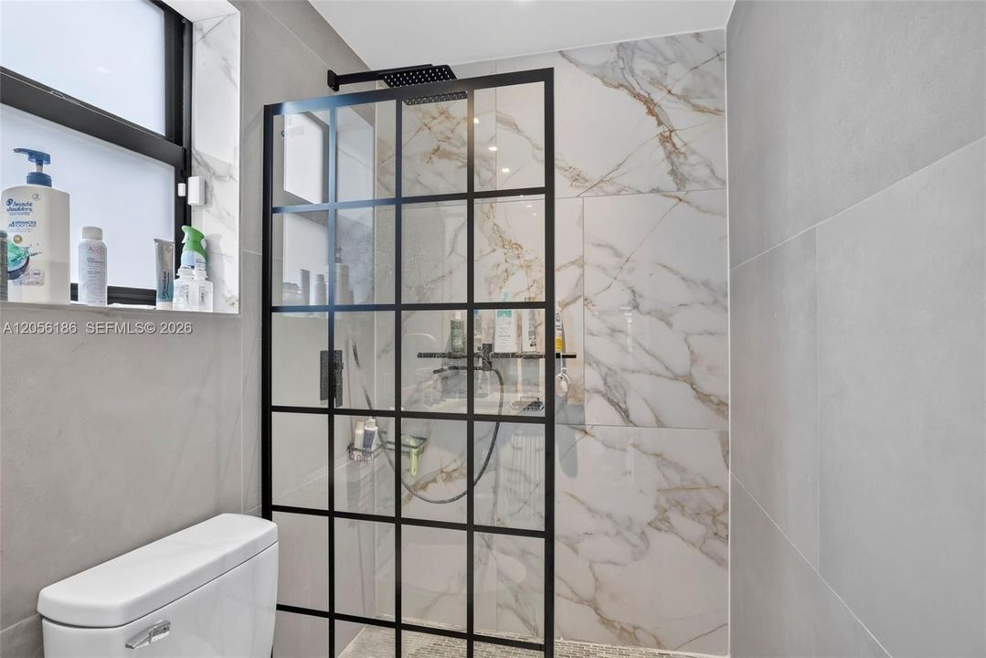 En Venta: $2,000,000 (3 camas, 2 baños, 1663 Pies cuadrados)