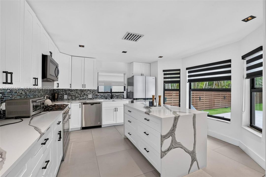En Venta: $2,000,000 (3 camas, 2 baños, 1663 Pies cuadrados)