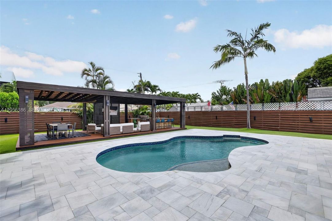 En Venta: $2,000,000 (3 camas, 2 baños, 1663 Pies cuadrados)