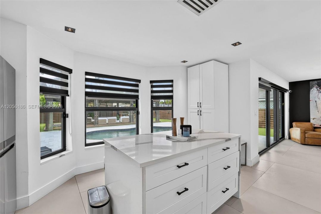 En Venta: $2,000,000 (3 camas, 2 baños, 1663 Pies cuadrados)