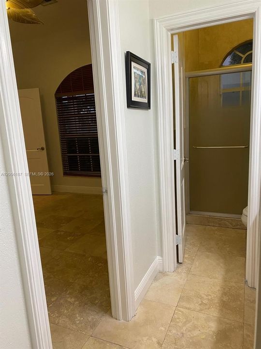For Rent: $1,600 (1 beds, 1 baths, 2621 Square Feet)