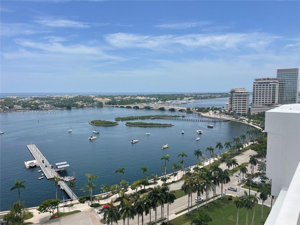 For Rent: $2,100 (0 beds, 1 baths, 553 Square Feet)