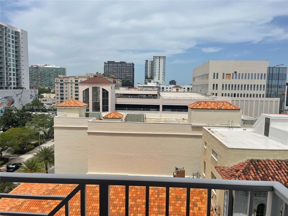 For Rent: $2,100 (0 beds, 1 baths, 553 Square Feet)