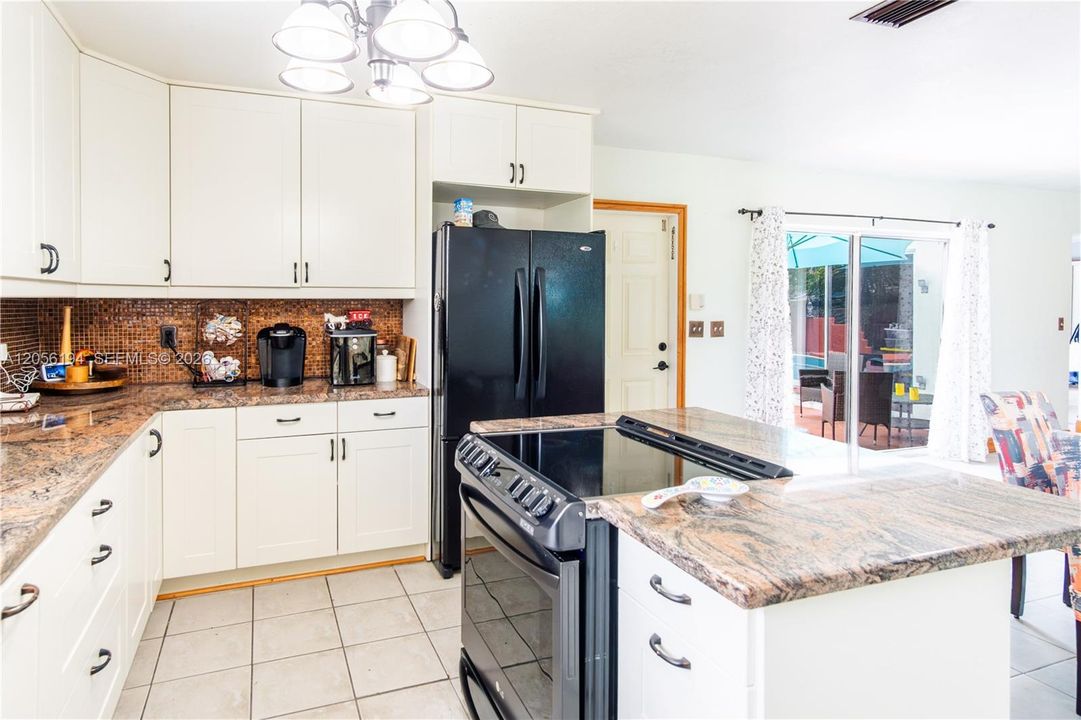 En Venta: $632,000 (3 camas, 2 baños, 1547 Pies cuadrados)