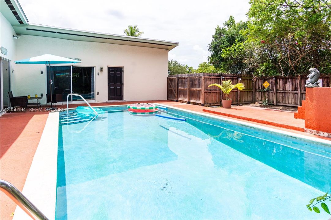 En Venta: $632,000 (3 camas, 2 baños, 1547 Pies cuadrados)