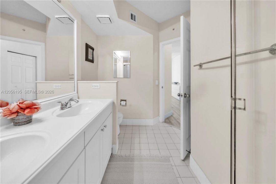 For Rent: $3,700 (3 beds, 2 baths, 1264 Square Feet)
