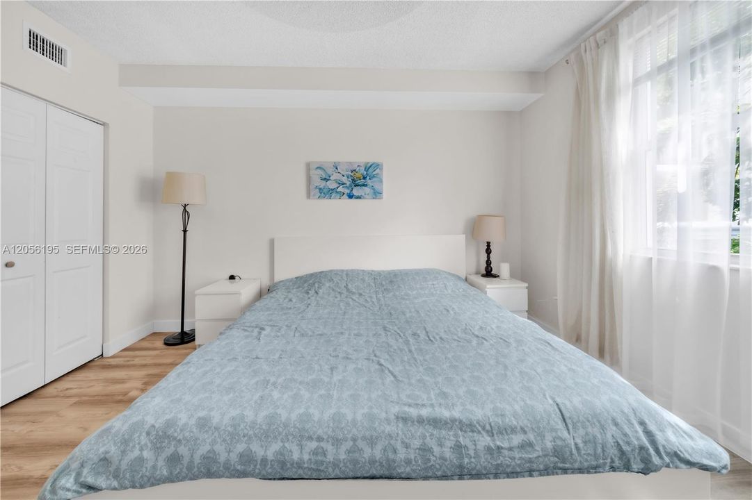 For Rent: $3,700 (3 beds, 2 baths, 1264 Square Feet)