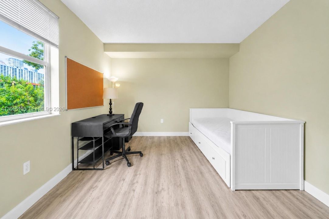 For Rent: $3,700 (3 beds, 2 baths, 1264 Square Feet)