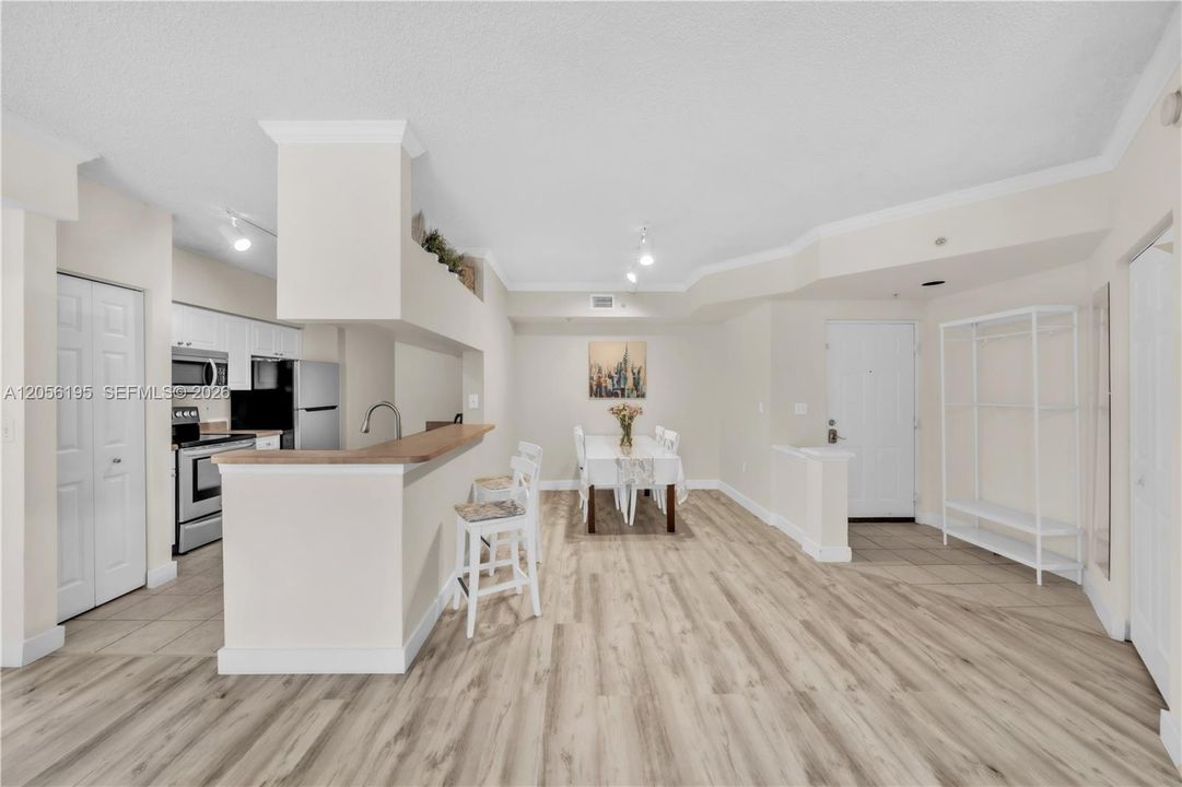 For Rent: $3,700 (3 beds, 2 baths, 1264 Square Feet)