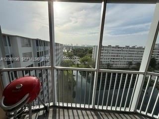 На продажу: $159,000 (1 спален, 1 ванн, 1036 Квадратных фут)