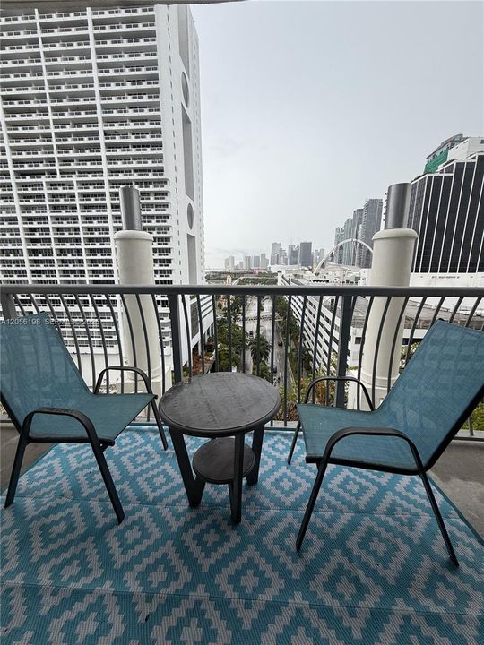 For Rent: $2,350 (0 beds, 1 baths, 503 Square Feet)