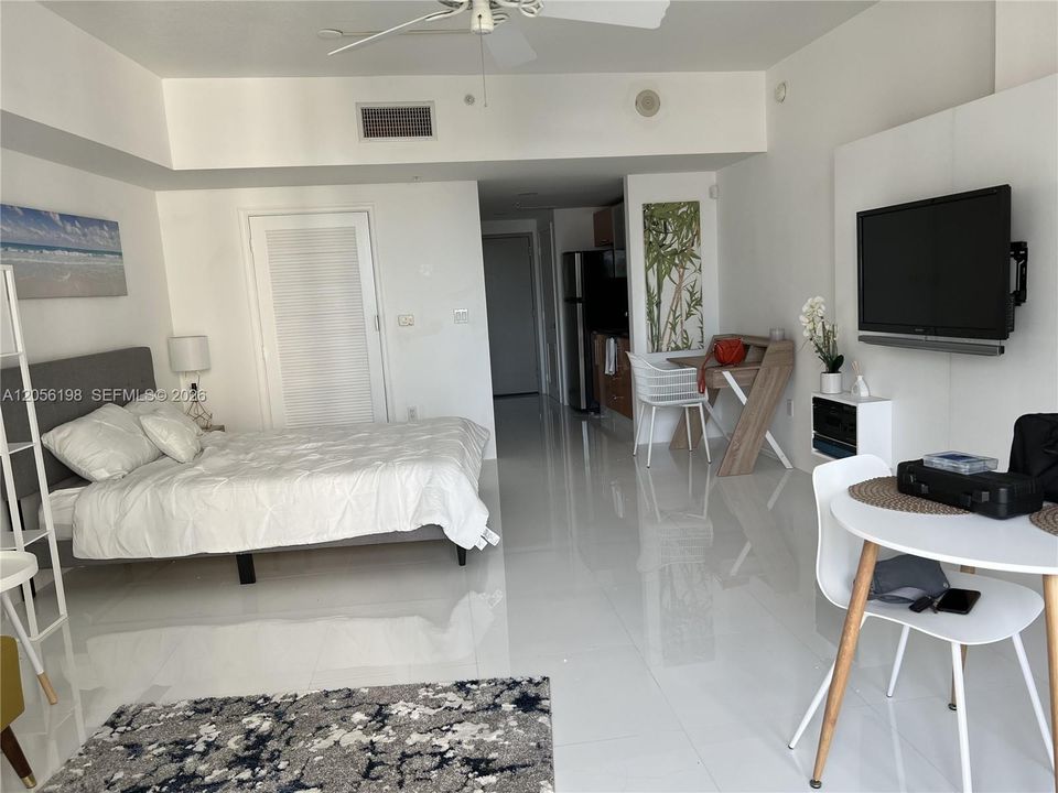 For Rent: $2,350 (0 beds, 1 baths, 503 Square Feet)