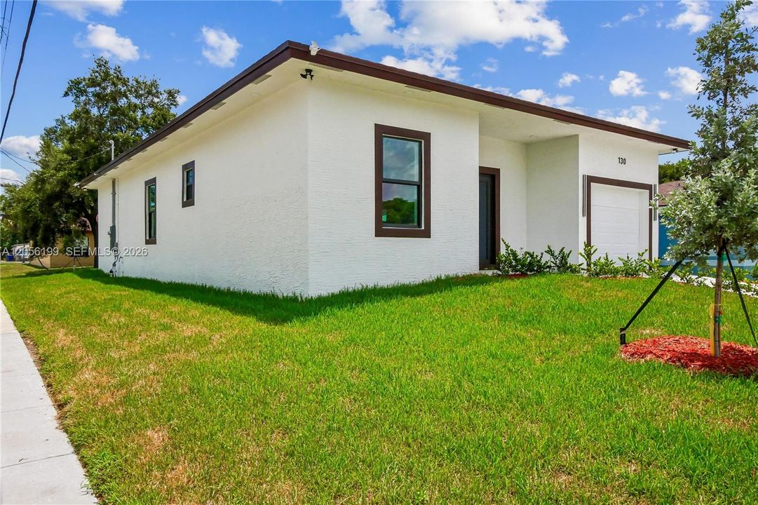 На продажу: $595,000 (3 спален, 2 ванн, 1968 Квадратных фут)