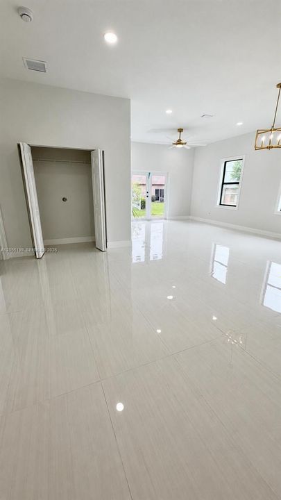 На продажу: $595,000 (3 спален, 2 ванн, 1968 Квадратных фут)