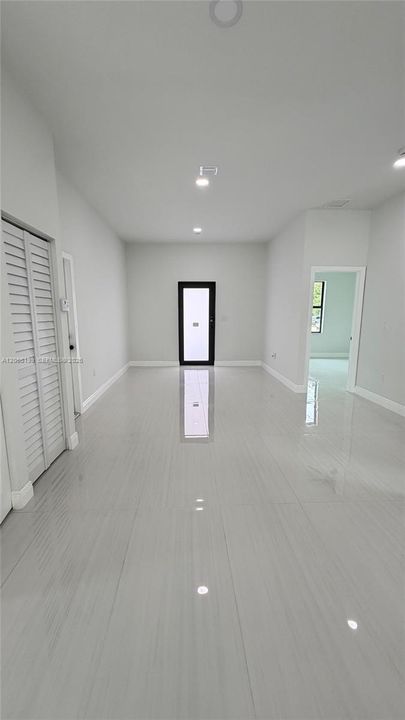 На продажу: $595,000 (3 спален, 2 ванн, 1968 Квадратных фут)