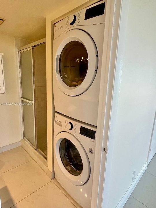 washer/dryer located in the unit