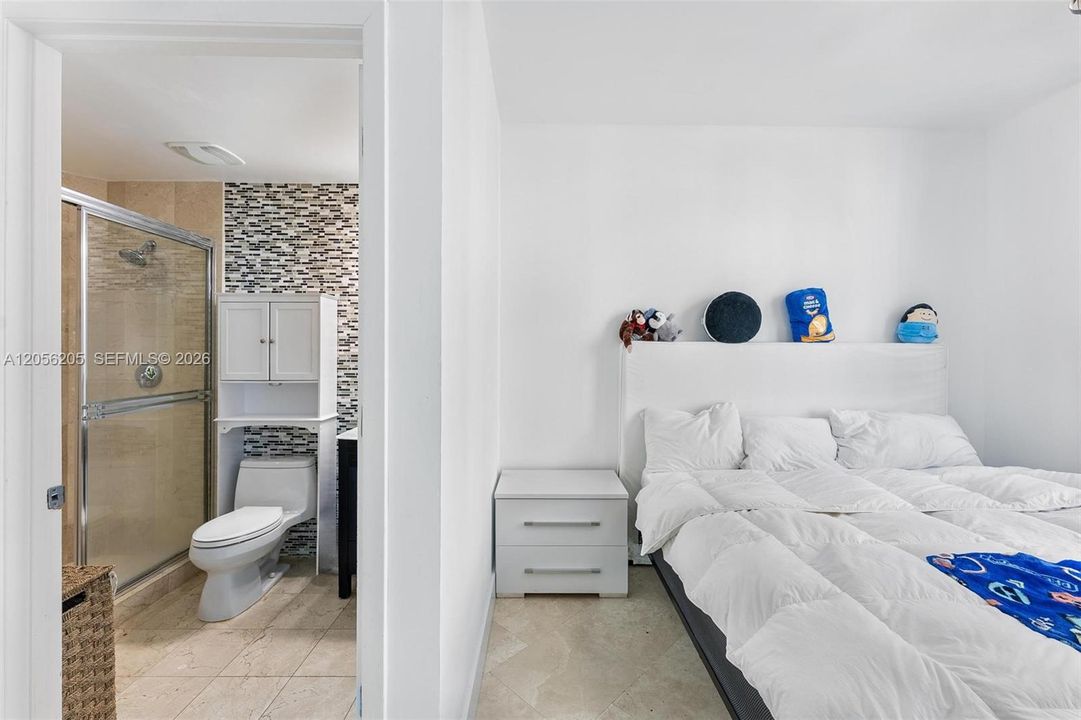 En Venta: $640,000 (2 camas, 2 baños, 1432 Pies cuadrados)
