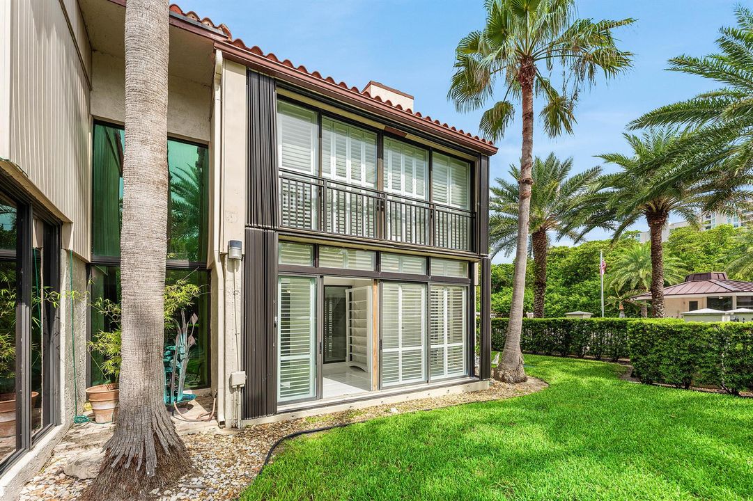 042-3908SouthOceanBoulevard-Townhouse1-H