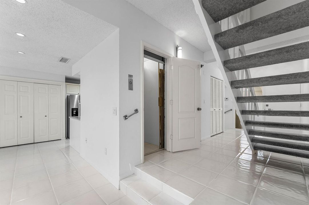 009-3908SouthOceanBoulevard-Townhouse1-H