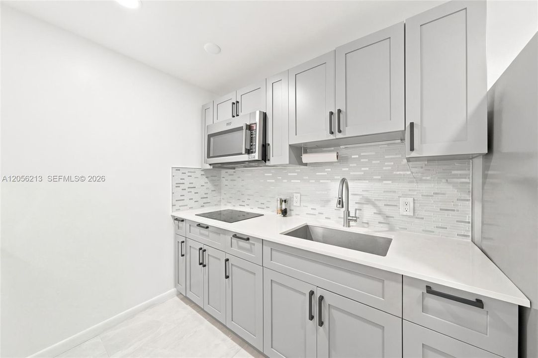 En Venta: $820,000 (3 camas, 3 baños, 2052 Pies cuadrados)