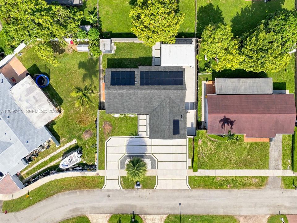 En Venta: $820,000 (3 camas, 3 baños, 2052 Pies cuadrados)