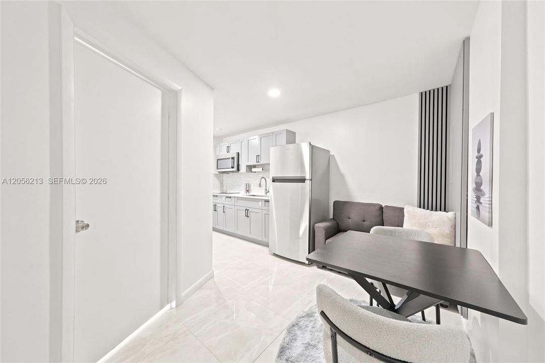 En Venta: $820,000 (3 camas, 3 baños, 2052 Pies cuadrados)