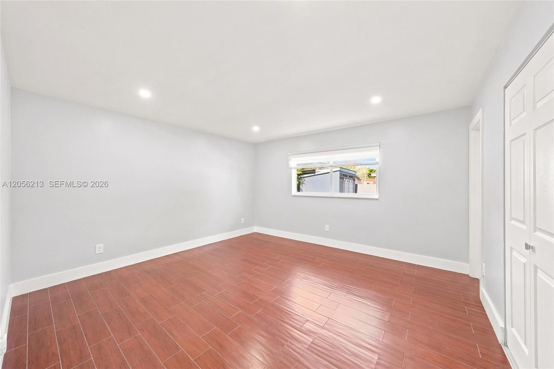 En Venta: $820,000 (3 camas, 3 baños, 2052 Pies cuadrados)