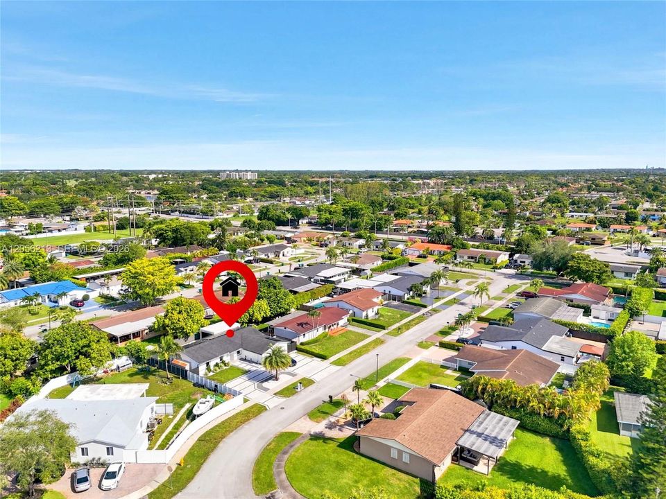 En Venta: $820,000 (3 camas, 3 baños, 2052 Pies cuadrados)