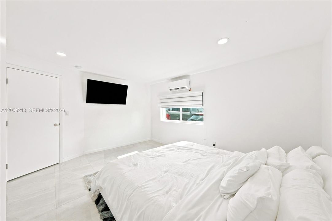 En Venta: $820,000 (3 camas, 3 baños, 2052 Pies cuadrados)