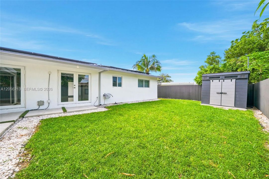 En Venta: $820,000 (3 camas, 3 baños, 2052 Pies cuadrados)
