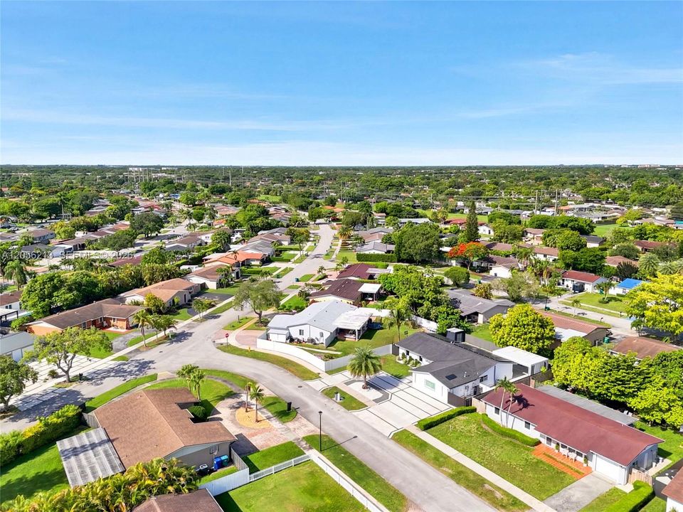 En Venta: $820,000 (3 camas, 3 baños, 2052 Pies cuadrados)