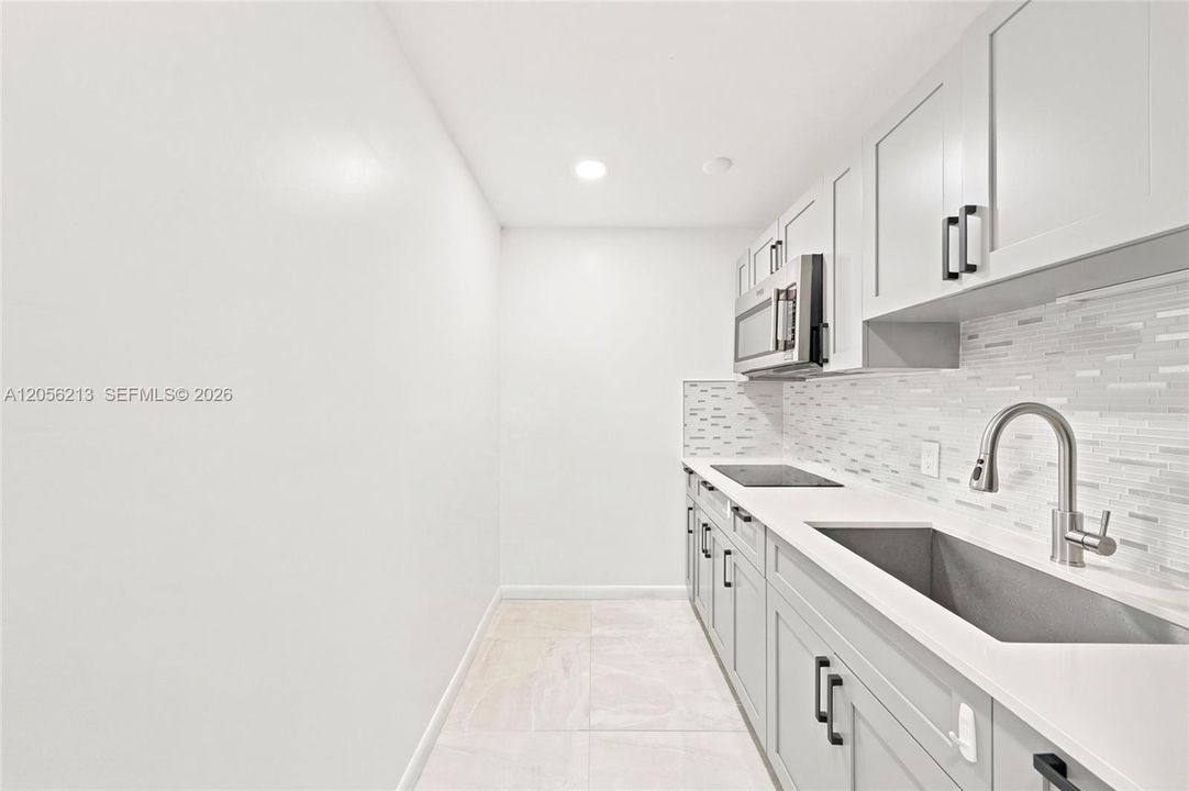 En Venta: $820,000 (3 camas, 3 baños, 2052 Pies cuadrados)