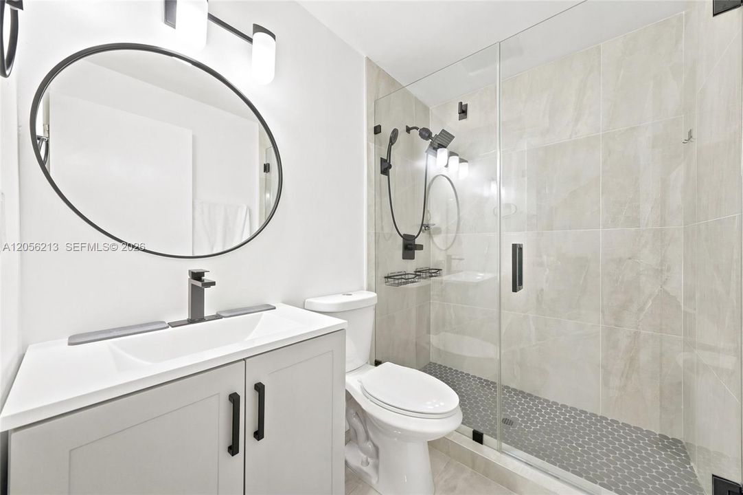 En Venta: $820,000 (3 camas, 3 baños, 2052 Pies cuadrados)