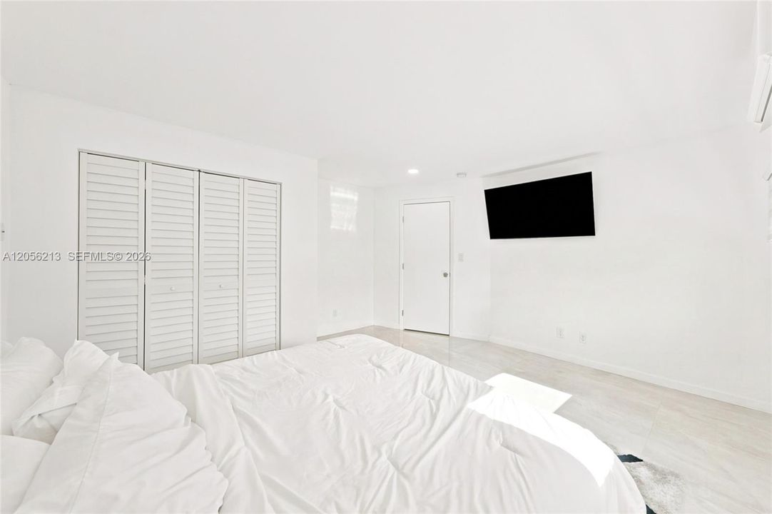 En Venta: $820,000 (3 camas, 3 baños, 2052 Pies cuadrados)