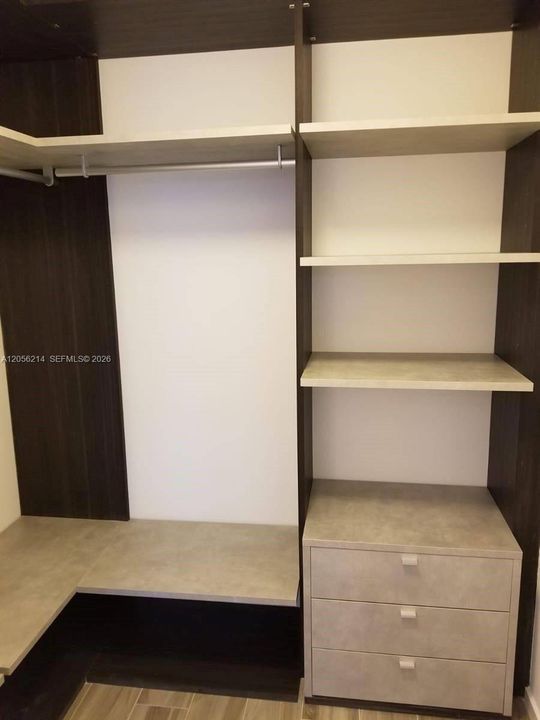 For Rent: $4,200 (1 beds, 1 baths, 866 Square Feet)
