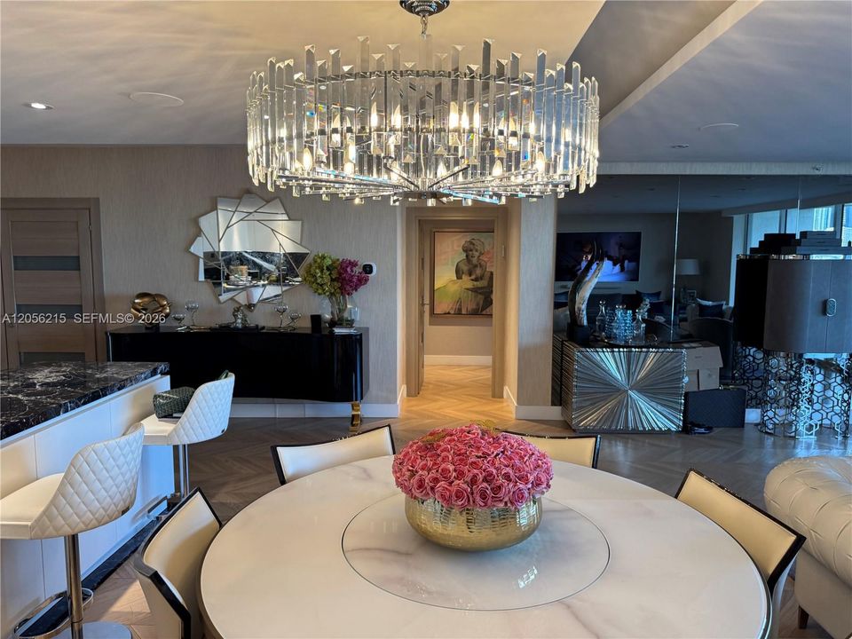 En Venta: $3,300,000 (3 camas, 3 baños, 2840 Pies cuadrados)