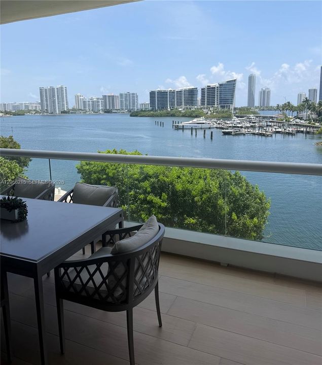 En Venta: $3,300,000 (3 camas, 3 baños, 2840 Pies cuadrados)