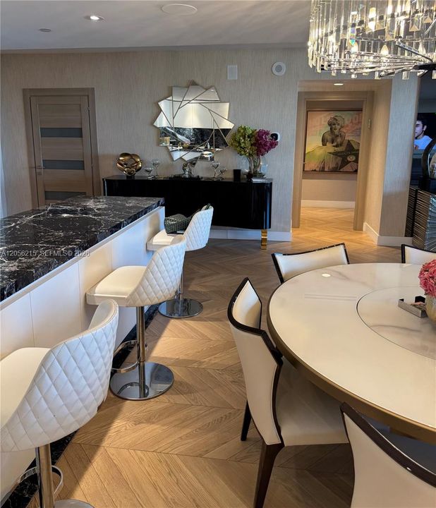 En Venta: $3,300,000 (3 camas, 3 baños, 2840 Pies cuadrados)