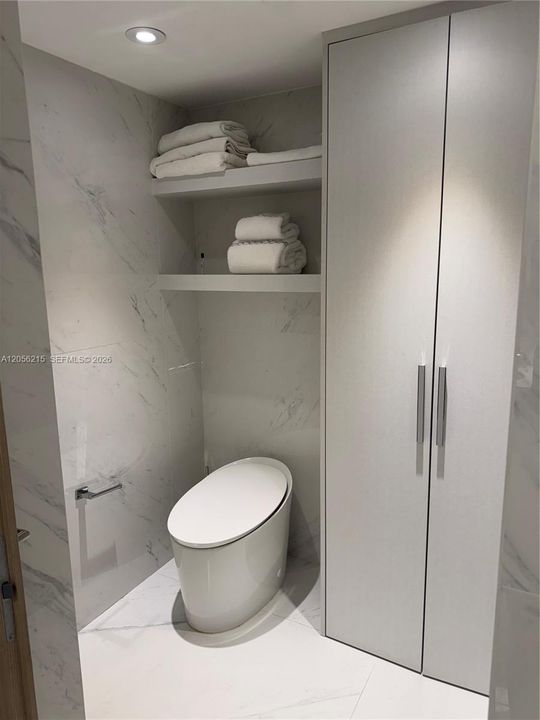 En Venta: $3,300,000 (3 camas, 3 baños, 2840 Pies cuadrados)