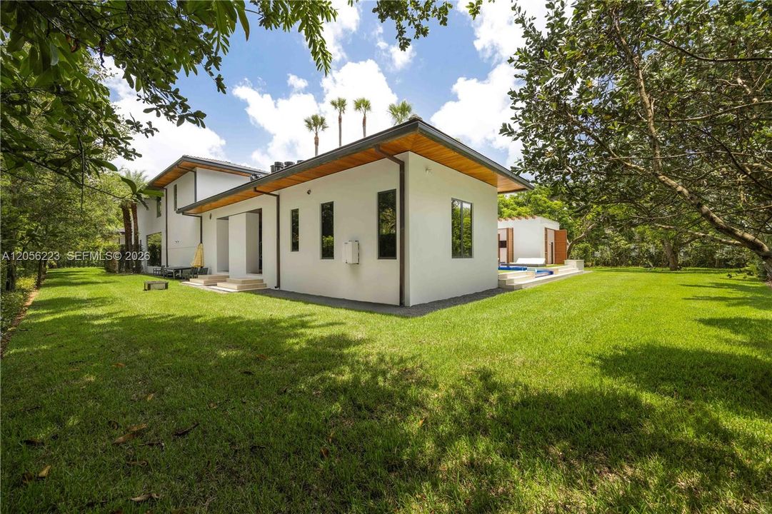 На продажу: $8,825,000 (7 спален, 8 ванн, 7841 Квадратных фут)