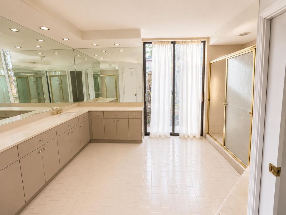 Masterbath2