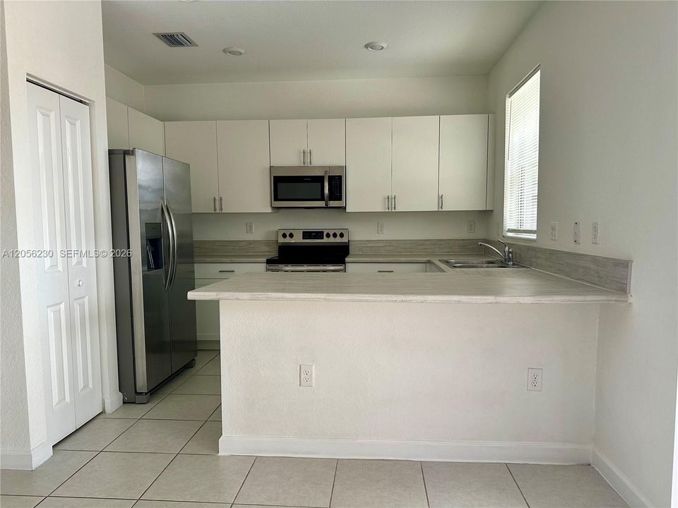 En Venta: $360,000 (3 camas, 2 baños, 1483 Pies cuadrados)