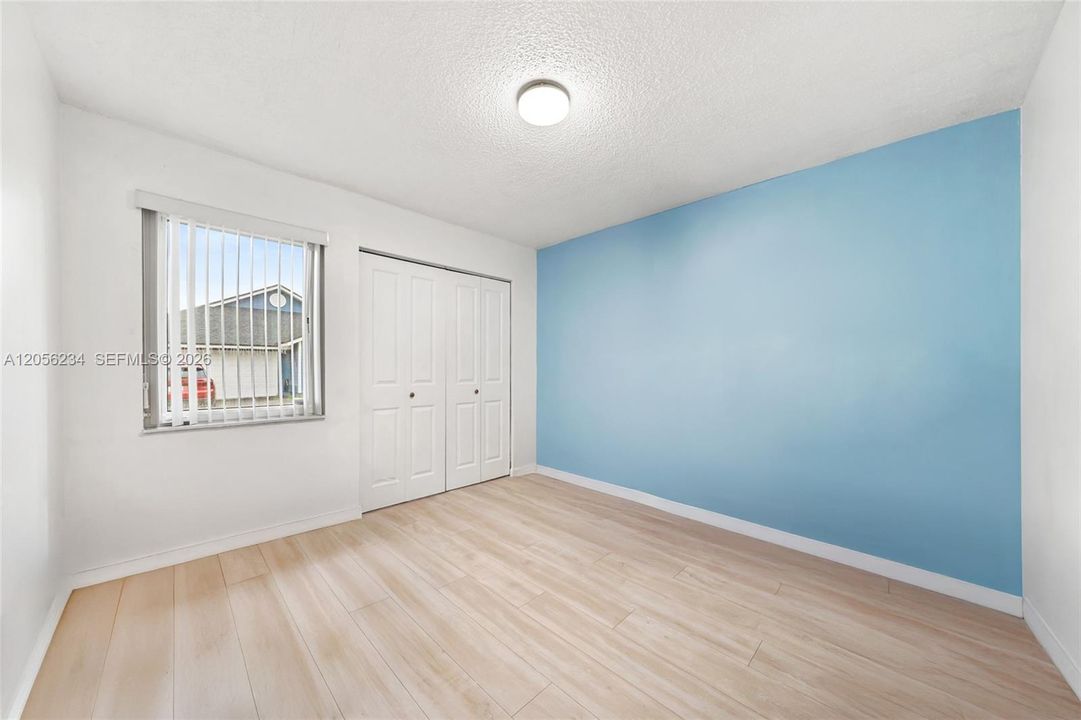 En Venta: $595,000 (4 camas, 2 baños, 1799 Pies cuadrados)