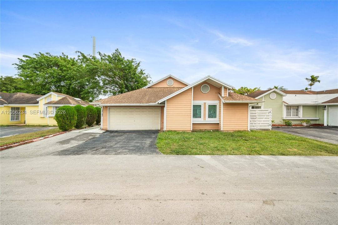 En Venta: $595,000 (4 camas, 2 baños, 1799 Pies cuadrados)