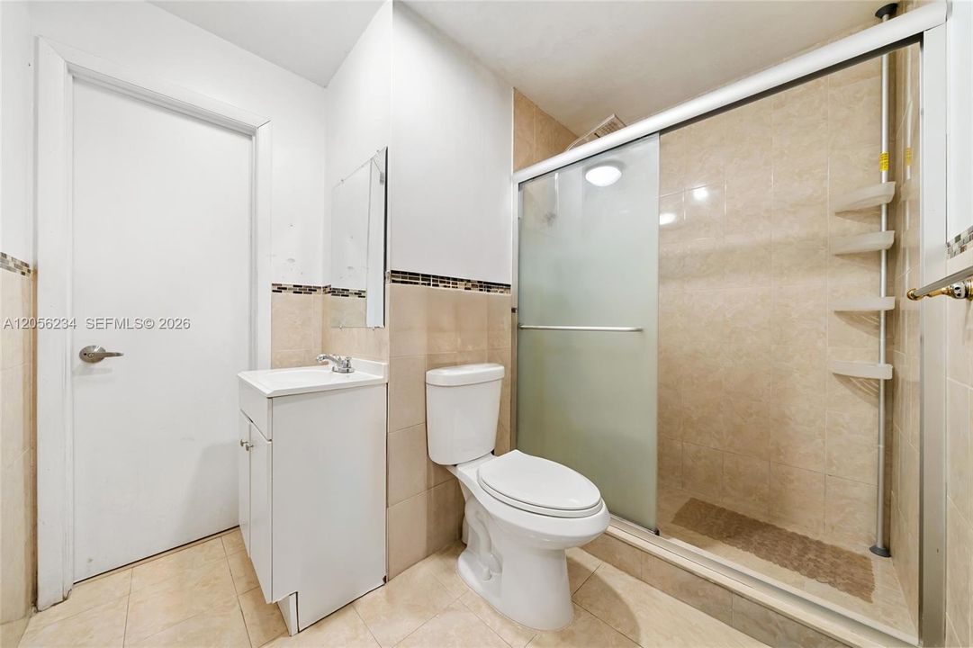 En Venta: $595,000 (4 camas, 2 baños, 1799 Pies cuadrados)
