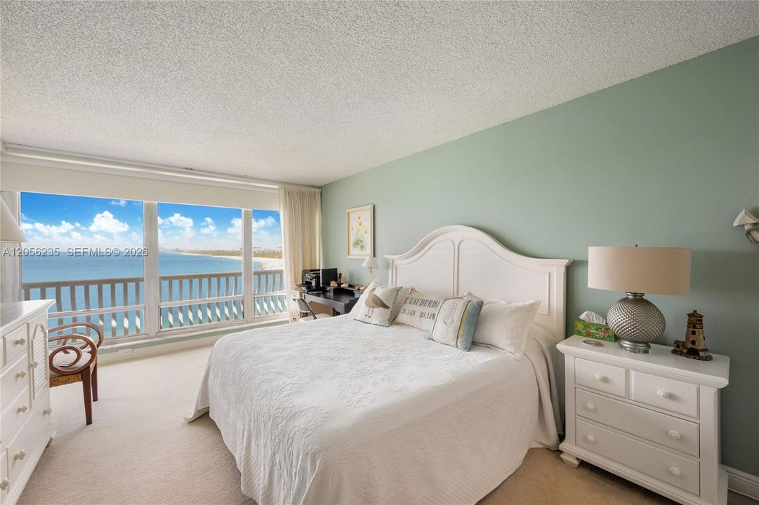 For Sale: $1,200,000 (2 beds, 2 baths, 2011 Square Feet)
