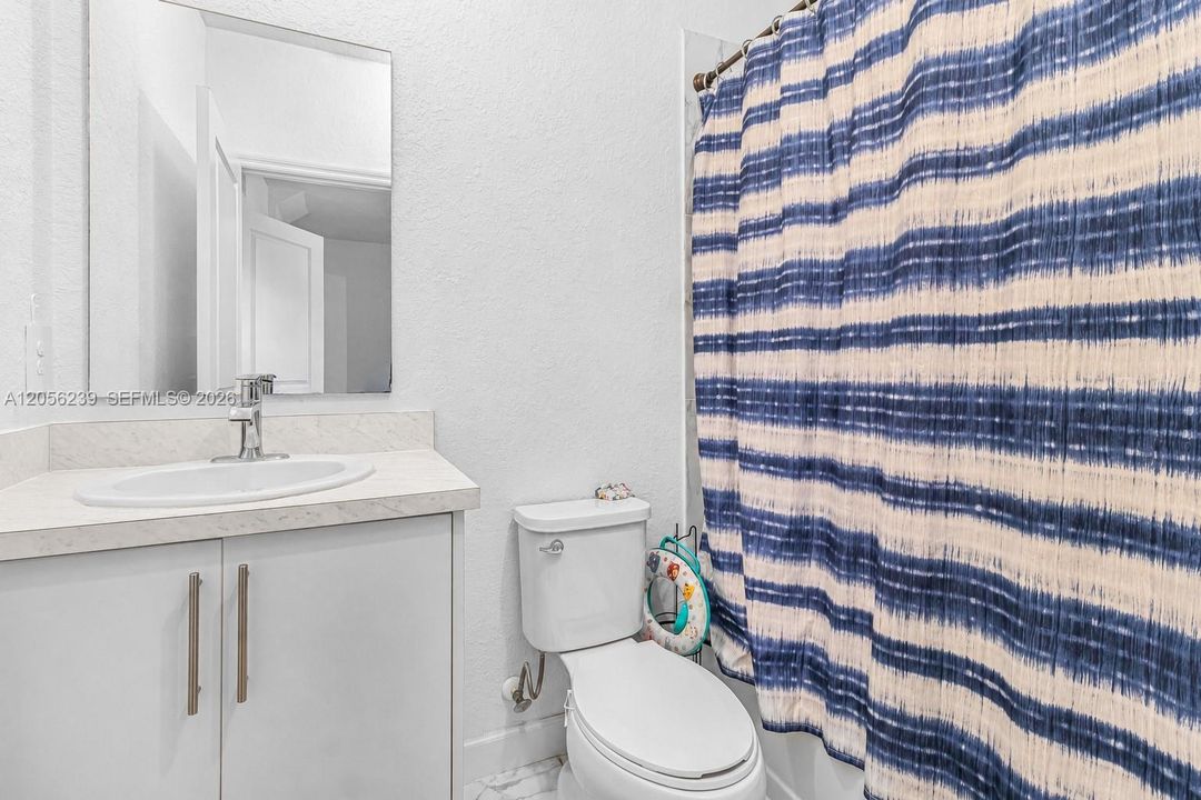 На продажу: $365,000 (4 спален, 3 ванн, 1730 Квадратных фут)