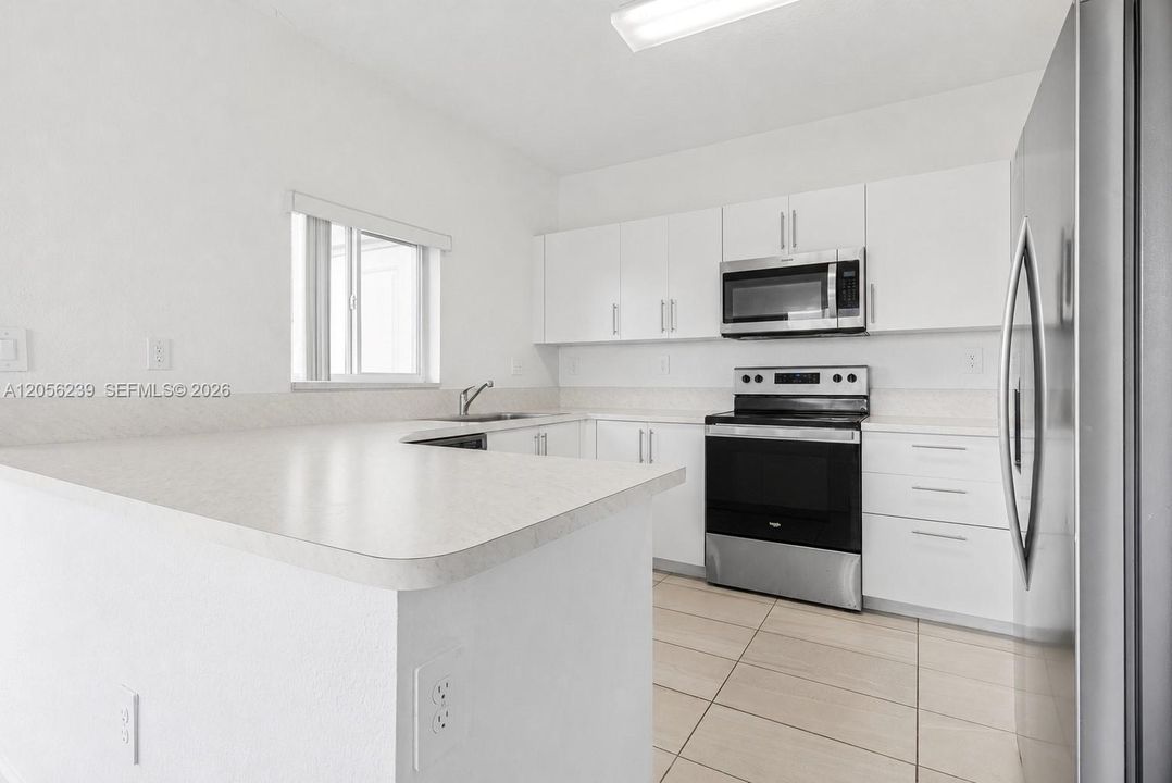 На продажу: $365,000 (4 спален, 3 ванн, 1730 Квадратных фут)